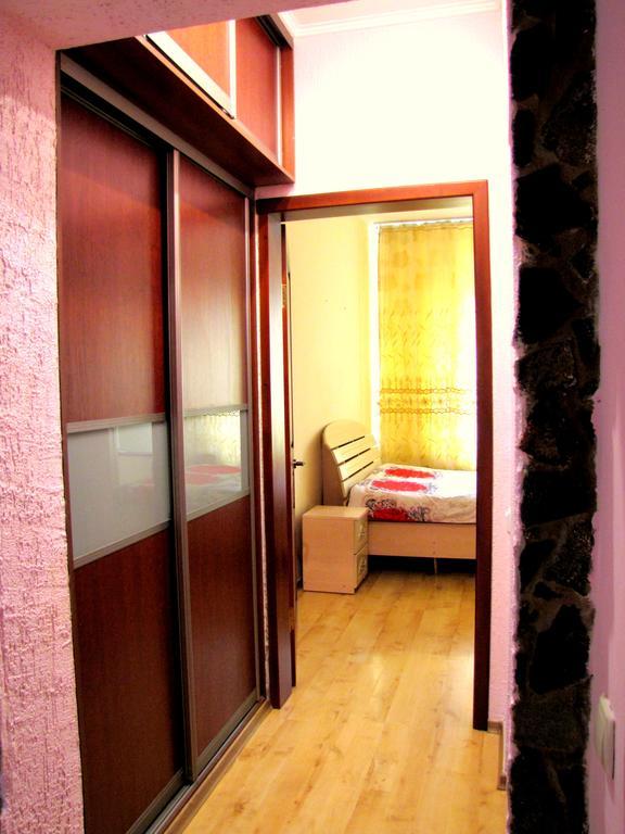 Guest House On Abdulliny Street 54 Homestay Almaty